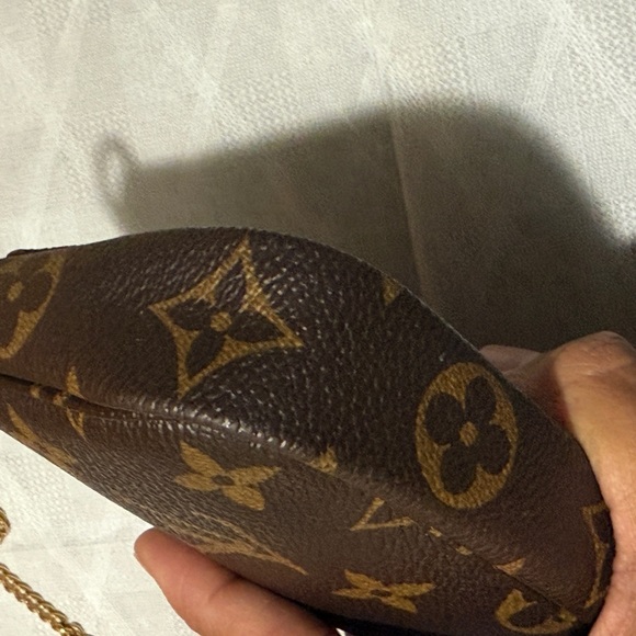 Louis Vuitton Limited Edition Mini Pochette Accessoires🎀 - Picture 8 of 14